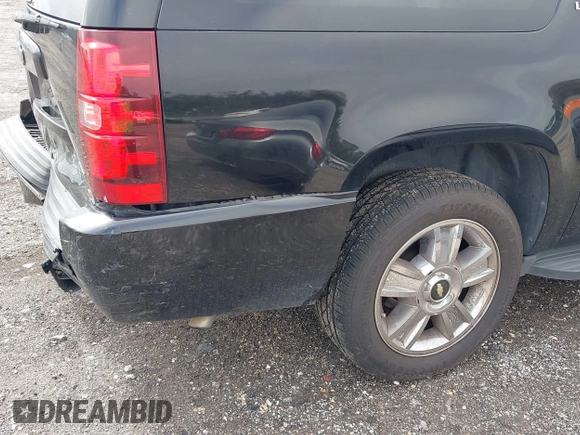 2010 Chevrolet Suburban LTZ with VIN 1GNUCKE02AR220449, listed as a IAAI auction lot 41665749 with 264,447 mi miles and . Bid and sale history available at DreamBid. Image 17.