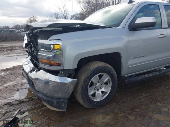2018 Chevrolet Silverado 1500 LT with VIN 1GCVKREH1JZ337664, listed as a IAAI auction lot 41725288 with 149,266 mi miles. Bid and sale history available at carsss.com. Image 6.