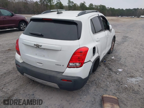 2015 Chevrolet Trax LT with VIN 3GNCJLSB4FL184372, listed as a IAAI auction lot 41553948 with 125,688 mi miles. Bid and sale history available at carsss.com. Image 4.