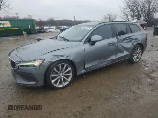 2020 Volvo V60 Momentum z VIN YV1102EK1L1388794, wystawiony jako Copart lot #45245675 z przebiegiem 75 809 mil mil oraz Szkoda całkowita • Salvage title. Historia ofert i sprzedaży dostępna na DreamBid. Obrazek 1.