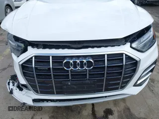 2021 Audi Q5 Premium Plus with VIN WA1BAAFY4M2005294, listed as a IAAI auction lot 41740675 with 34,166 mi miles. Bid and sale history available at carsss.com. Image 6.