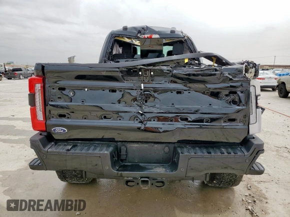 2024 Ford F-250 XL z VIN 1FT8W2BT2REE44792, wystawiony jako Copart lot #51431915 z przebiegiem Nie podano mil oraz Szkoda całkowita • Salvage title. Historia ofert i sprzedaży dostępna na DreamBid. Obrazek 6.