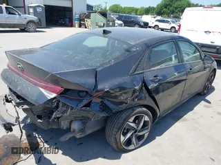2023 Hyundai Elantra SEL z VIN 5NPLS4AG7PH111202, wystawiony jako IAAI lot #42014119 z przebiegiem 77 356 mil mil oraz . Historia ofert i sprzedaży dostępna na DreamBid. Obrazek 4.