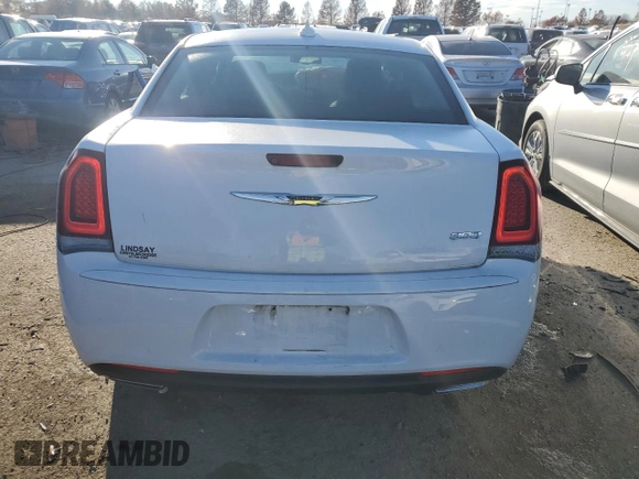 2018 Chrysler 300 Touring L with VIN 2C3CCAAG6JH301993, listed as a Copart auction lot 77683273 with 24,626 mi miles and Salvage Title. Bid and sale history available at carsss.com. Image 6.