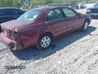 1997 Toyota Camry LE z VIN 4T1BG22K3VU016347, wystawiony jako IAAI lot #41985462 z przebiegiem 283 729 mil mil oraz . Historia ofert i sprzedaży dostępna na DreamBid. Obrazek 4.