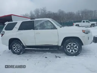 2018 Toyota 4Runner SR5 with VIN JTEBU5JR9J5519118, listed as a IAAI auction lot 41622686 with 92,178 mi miles. Bid and sale history available at carsss.com. Image 13.
