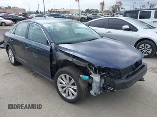 2013 Volkswagen Passat SEL Premium z VIN 1VWCP7A39DC100612, wystawiony jako IAAI lot #41753457 z przebiegiem 76 930 mil mil oraz . Historia ofert i sprzedaży dostępna na DreamBid. Obrazek 1.