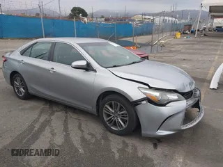 2015 Toyota Camry XLE z VIN 4T1BF1FK2FU484448, wystawiony jako IAAI lot #41798583 z przebiegiem 84 985 mil mil oraz . Historia ofert i sprzedaży dostępna na DreamBid. Obrazek 1.