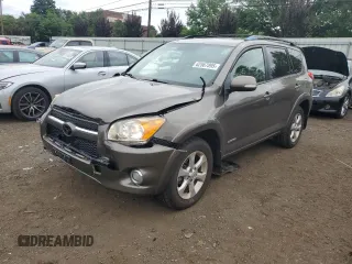 2010 Toyota RAV4 Limited z VIN JTMDF4DV4AD035227, wystawiony jako Copart lot #62567895 z przebiegiem 112 093 mil mil oraz Szkoda całkowita • Salvage title. Historia ofert i sprzedaży dostępna na DreamBid. Obrazek 1.