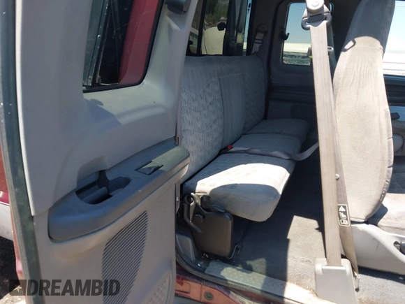 2000 Ford F-250 XL with VIN 1FTNX21FXYEA84732, listed as a IAAI auction lot 42408266 with 382,351 mi miles and . Bid and sale history available at DreamBid. Image 8.