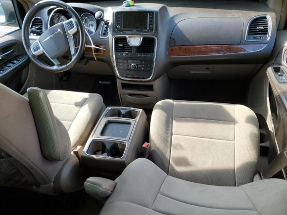 2011 Chrysler Town & Country Touring with VIN 2A4RR5DG7BR712588, listed as a Copart auction lot 54236425 with 252,748 mi miles and Clean Title. Bid and sale history available at DreamBid. Image 8.