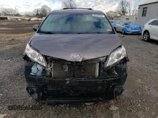 2017 Toyota Sienna XLE z VIN 5TDDZ3DC7HS163170, wystawiony jako Copart lot #86436534 z przebiegiem 84 446 mil mil oraz Szkoda całkowita • Salvage title. Historia ofert i sprzedaży dostępna na DreamBid. Obrazek 5.