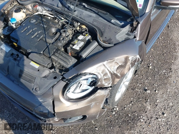 2015 Volkswagen Beetle с VIN 3VW5A7AT8FM818972, выставлен на аукционе IAAI как лот 41966746 с пробегом 144 699 миль миль и . История ставок и продаж доступна на DreamBid. Изображение 6.