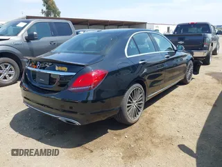 2019 Mercedes-Benz C 300 z VIN 55SWF8DB4KU309251, wystawiony jako IAAI lot #42391572 z przebiegiem 28 757 mil mil oraz . Historia ofert i sprzedaży dostępna na DreamBid. Obrazek 4.