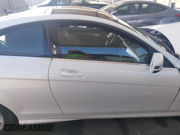 2013 Mercedes-Benz C 250 с VIN WDDGJ4HBXDG032143, выставлен на аукционе IAAI как лот 42517710 с пробегом Не указан миль и . История ставок и продаж доступна на DreamBid. Изображение 12.