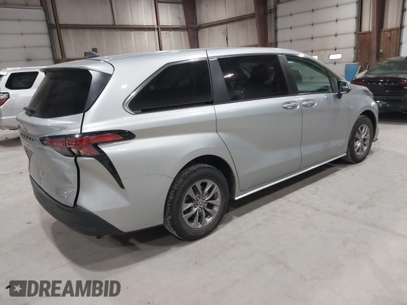 2021 Toyota Sienna LE with VIN 5TDKRKEC9MS043624, listed as a IAAI auction lot 41905045 with 63,993 mi miles. Bid and sale history available at carsss.com. Image 4.