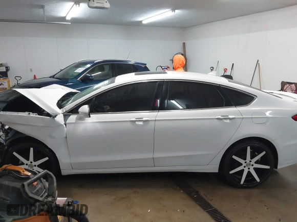2019 Ford Fusion Titanium with VIN 3FA6P0D98KR124007, listed as a IAAI auction lot 41639572 with 80,272 mi miles. Bid and sale history available at carsss.com. Image 14.