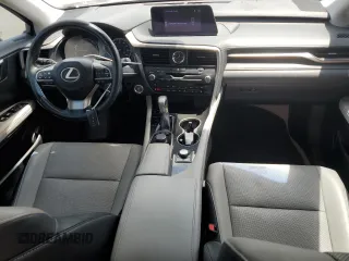 2019 Lexus RX 350 z VIN 2T2ZZMCA1KC134965, wystawiony jako Copart lot #56112715 z przebiegiem 33 944 mil mil oraz Szkoda całkowita • Salvage title. Historia ofert i sprzedaży dostępna na DreamBid. Obrazek 8.