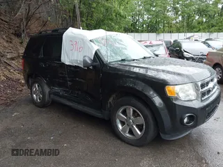 2011 Ford Escape XLT z VIN 1FMCU9DG1BKA73183, wystawiony jako IAAI lot #42313916 z przebiegiem 96 296 mil mil oraz . Historia ofert i sprzedaży dostępna na DreamBid. Obrazek 1.