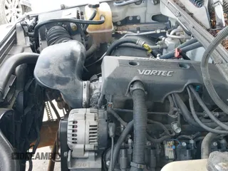 2000 Chevrolet Silverado 1500 LS z VIN 1GCEC19V9YZ170074, wystawiony jako IAAI lot #42453108 z przebiegiem 354 305 mil mil oraz . Historia ofert i sprzedaży dostępna na DreamBid. Obrazek 14.