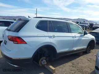 2020 Volkswagen Tiguan SE with VIN 3VV3B7AX0LM039721, listed as a IAAI auction lot 41627081 with 56,405 mi miles. Bid and sale history available at carsss.com. Image 13.