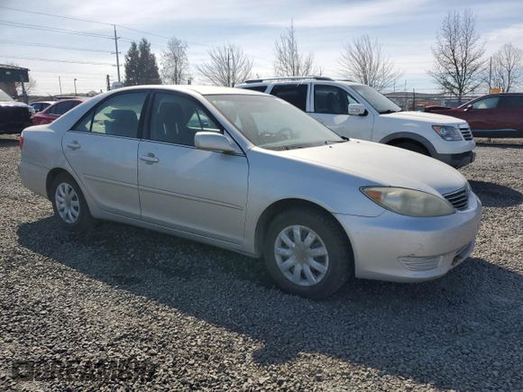 2005 Toyota Camry STD z VIN 4T1BE32KX5U540557, wystawiony jako Copart lot #50408435 z przebiegiem 268 848 mil mil oraz Szkoda całkowita • Salvage title. Historia ofert i sprzedaży dostępna na DreamBid. Obrazek 4.