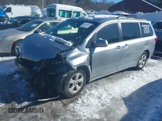 2016 Toyota Sienna LE AAS with VIN 5TDKK3DC6GS711315, listed as a IAAI auction lot 41596447 with 175,413 mi miles. Bid and sale history available at carsss.com. Image 18.
