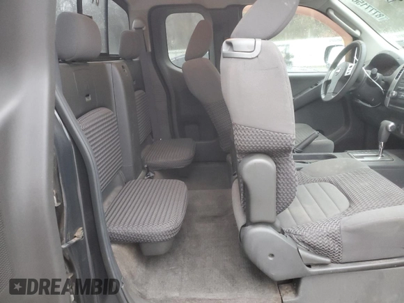 2010 Nissan Frontier SE z VIN 1N6AD0CU3AC438421, wystawiony jako Copart lot #87771565 z przebiegiem 110 179 mil mil oraz Szkoda całkowita • Salvage title. Historia ofert i sprzedaży dostępna na DreamBid. Obrazek 10.