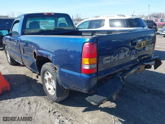 2002 Chevrolet Silverado 1500 with VIN 1GCEC14W22Z151678, listed as a IAAI auction lot 41788024 with 104,195 mi miles. Bid and sale history available at carsss.com. Image 3.