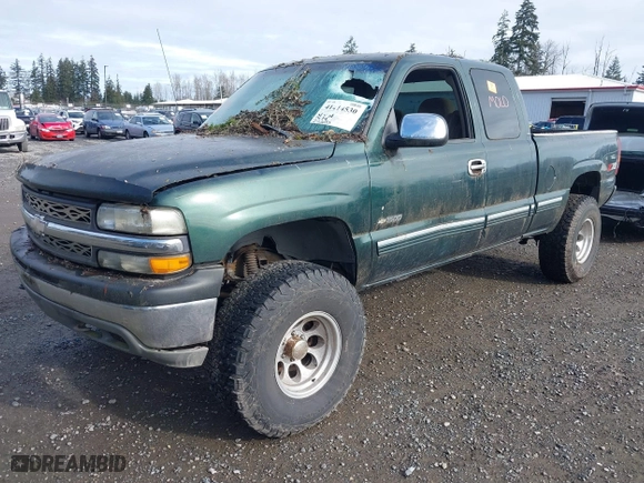 2002 Chevrolet Silverado 1500 LT with VIN 1GCEK19T32E123171, listed as a IAAI auction lot 41414530 with 203,090 mi miles. Bid and sale history available at carsss.com. Image 2.