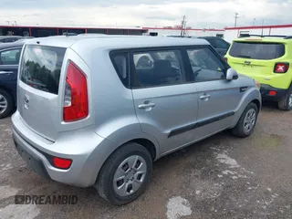 2013 Kia Soul with VIN KNDJT2A51D7517273, listed as a IAAI auction lot 42116861 with 151,617 mi miles. Bid and sale history available at carsss.com. Image 4.