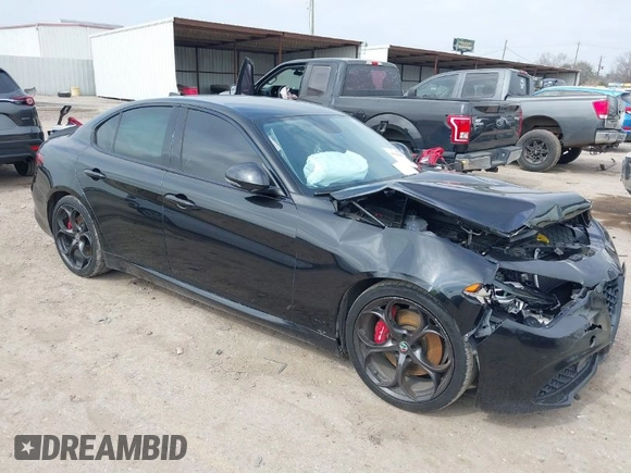 2017 Alfa Romeo Giulia Ti z VIN ZARFAECN7H7541762, wystawiony jako IAAI lot #41549460 z przebiegiem Nie podano mil oraz . Historia ofert i sprzedaży dostępna na DreamBid. Obrazek 1.