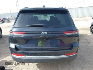 2024 Jeep Grand Cherokee with VIN 1C4RJYB63R8541756, listed as a IAAI auction lot 42639371 with 29,082 mi miles and . Bid and sale history available at DreamBid. Image 17.