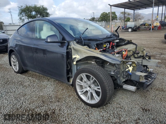 2024 Tesla Model Y с VIN 7SAYGDED9RF092955, выставлен на аукционе Copart как лот 51114245 с пробегом 6 385 миль миль и Списание • Salvage title. История ставок и продаж доступна на DreamBid. Изображение 4.