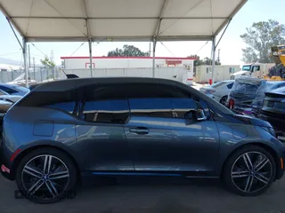 2017 BMW i3 с VIN WBY1Z8C5XHV551484, выставлен на аукционе IAAI как лот 42293232 с пробегом 74 082 миль миль и . История ставок и продаж доступна на DreamBid. Изображение 13.