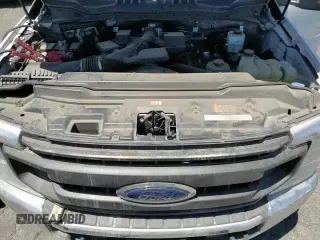 2022 Ford F-250 XL z VIN 1FT7X2A62NEF83139, wystawiony jako Copart lot #64560535 z przebiegiem 56 387 mil mil oraz Szkoda całkowita • Salvage title. Historia ofert i sprzedaży dostępna na DreamBid. Obrazek 13.