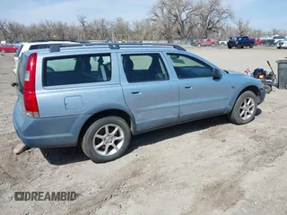 2002 Volvo V70 with VIN YV1SZ58D721072520, listed as a IAAI auction lot 41942015 with 264,549 mi miles. Bid and sale history available at carsss.com. Image 4.