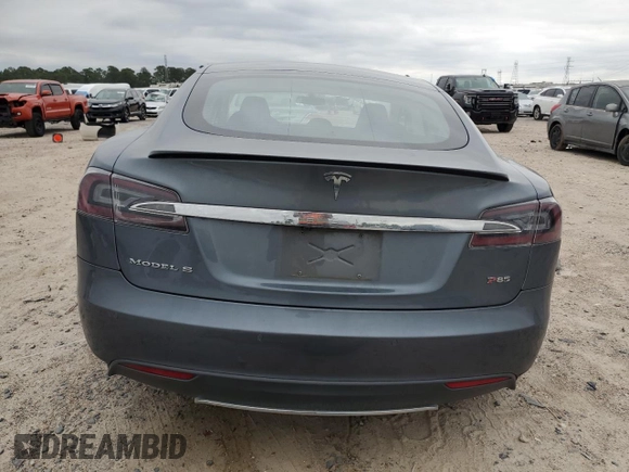 2013 Tesla Model S Performance с VIN 5YJSA1CP6DFP22018, выставлен на аукционе Copart как лот 55681235 с пробегом 86 813 миль миль и Списание • Salvage title. История ставок и продаж доступна на DreamBid. Изображение 6.