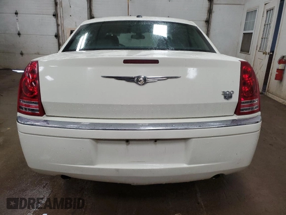 2009 Chrysler 300 with VIN 2C3KA63T59H633962, listed as a Copart auction lot 62899464 with 117,211 mi miles and Clean Title. Bid and sale history available at carsss.com. Image 6.
