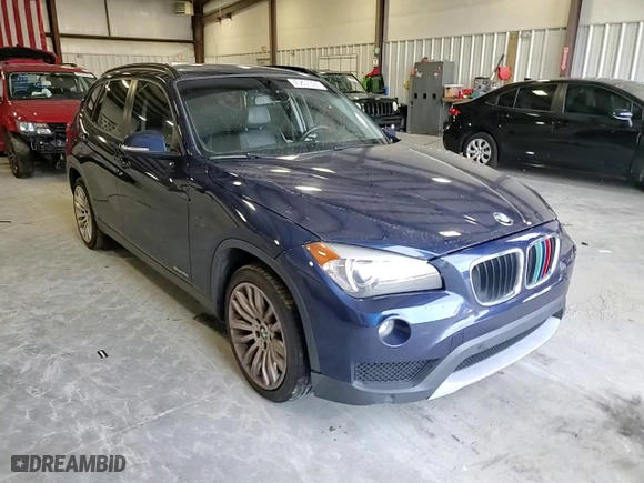 2014 BMW X1 sDrive28i with VIN WBAVM1C56EVW52300, listed as a Copart auction lot 45807395 with 170,938 mi miles and Salvage Title. Bid and sale history available at carsss.com. Image 12.