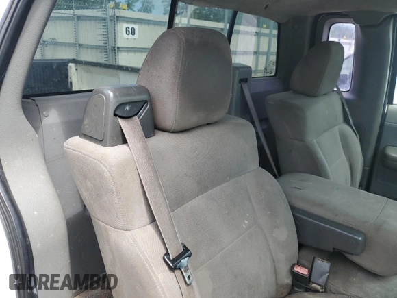 2006 Ford F-150 XL with VIN 1FTRF12256NB37179, listed as a Copart auction lot 64543595 with 264,976 mi miles and Clean title. Bid and sale history available at DreamBid. Image 10.