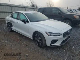 2022 Volvo S60 Momentum with VIN 7JRL12TZ5NG160844, listed as a Copart auction lot 88530585 with 0 mi miles and Salvage Title. Bid and sale history available at carsss.com. Image 4.