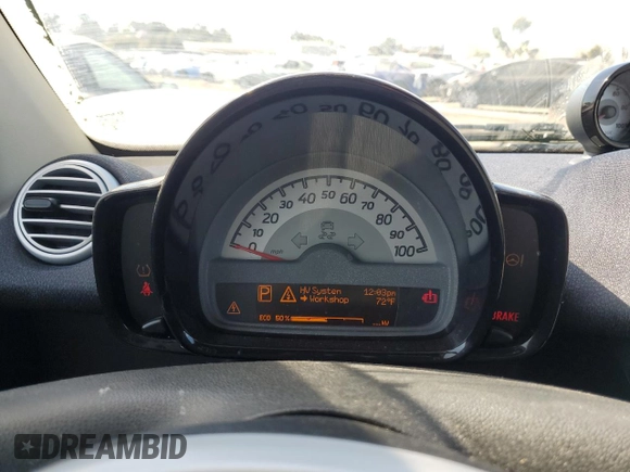 2014 Smart fortwo Passion z VIN WMEEJ9AA0EK788192, wystawiony jako Copart lot #68584984 z przebiegiem Nie podano mil oraz Szkoda całkowita • Salvage title. Historia ofert i sprzedaży dostępna na DreamBid. Obrazek 9.
