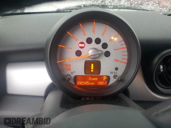 2011 MINI Hardtop with VIN WMWSU3C57BT096973, listed as a Copart auction lot 52726185 with 90,545 mi miles and Salvage title. Bid and sale history available at DreamBid. Image 9.