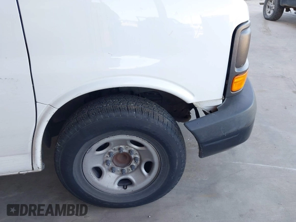 2016 Chevrolet Express Cargo Van with VIN 1GCWGBFF9G1260298, listed as a IAAI auction lot 41695976 with 375,350 mi miles. Bid and sale history available at carsss.com. Image 17.