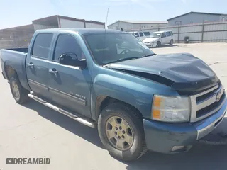 2010 Chevrolet Silverado 1500 LT with VIN 3GCRCSE07AG256393, listed as a IAAI auction lot 41735987 with 157,543 mi miles. Bid and sale history available at carsss.com. Image 1.