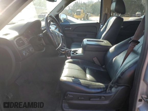 2014 GMC Yukon XL SLT with VIN 1GKS2KE74ER117737, listed as a Copart auction lot 86181784 with 170,959 mi miles and Salvage Title. Bid and sale history available at carsss.com. Image 7.