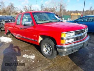 1997 Chevrolet Silverado 1500 with VIN 2GCEC19W9V1112124, listed as a IAAI auction lot 41254007 with 203,722 mi miles. Bid and sale history available at carsss.com. Image 1.