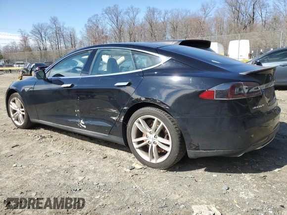 2014 Tesla Model S 60 with VIN 5YJSA1H10EFP34137, listed as a Copart auction lot 47645795 with Not provided miles and Salvage title. Bid and sale history available at DreamBid. Image 2.