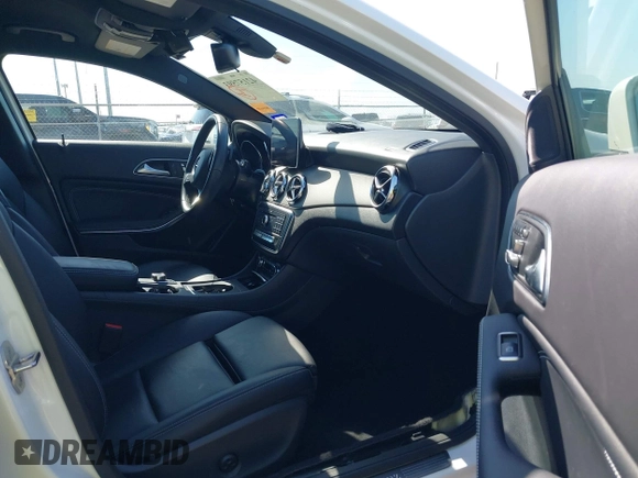 2019 Mercedes-Benz GLA 250 z VIN WDCTG4EB9KU013166, wystawiony jako IAAI lot #42157593 z przebiegiem 15 005 mil mil oraz . Historia ofert i sprzedaży dostępna na DreamBid. Obrazek 5.